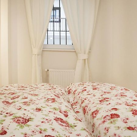 Ilona 2 Bedrooms Apartment In The Center Budapest Bagian luar foto