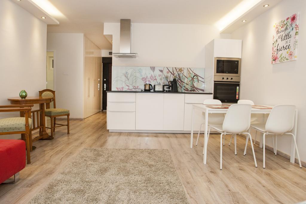 Ilona 2 Bedrooms Apartment In The Center Budapest Bagian luar foto
