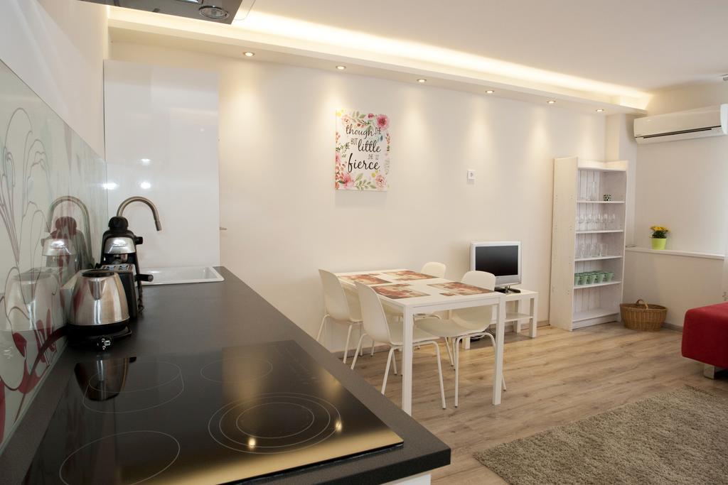 Ilona 2 Bedrooms Apartment In The Center Budapest Bagian luar foto